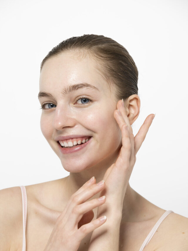 cropped-smiley-young-woman-posing-side-view-scaled-1.jpg