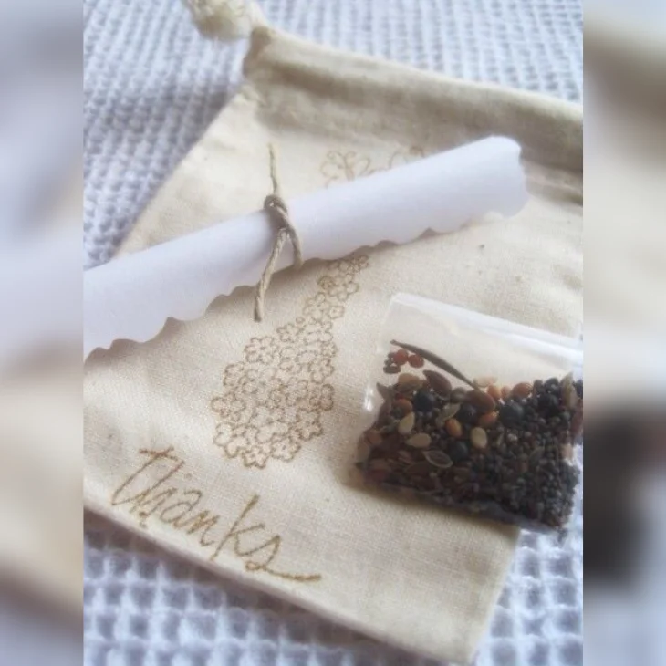 Saquinho de Organza com Sementes de Flores